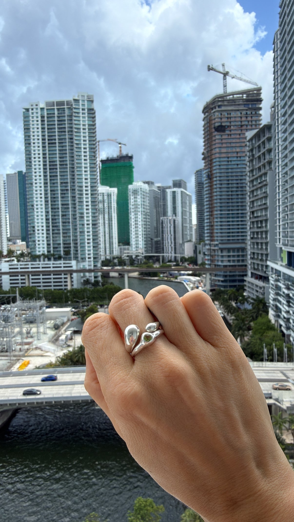 Abrazo Ring