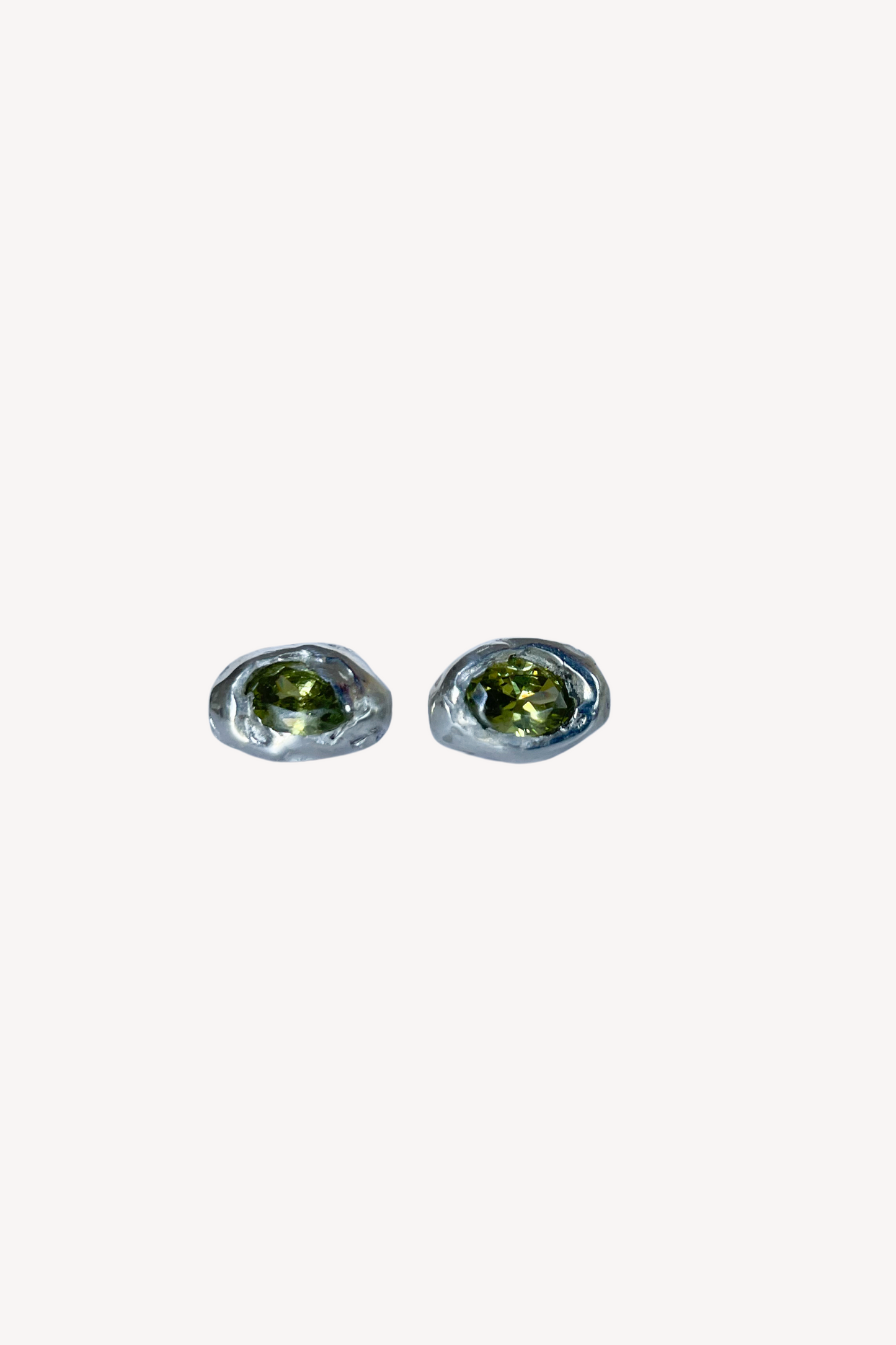 Verde Earrings Studs