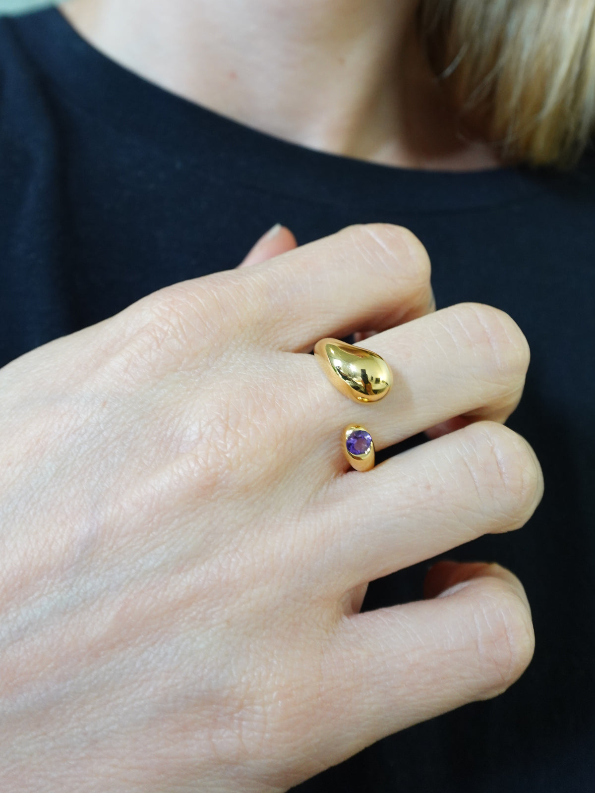 Abrazo Amethyst Ring