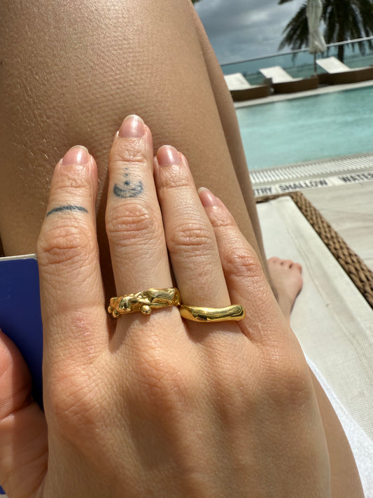 Curve Ring