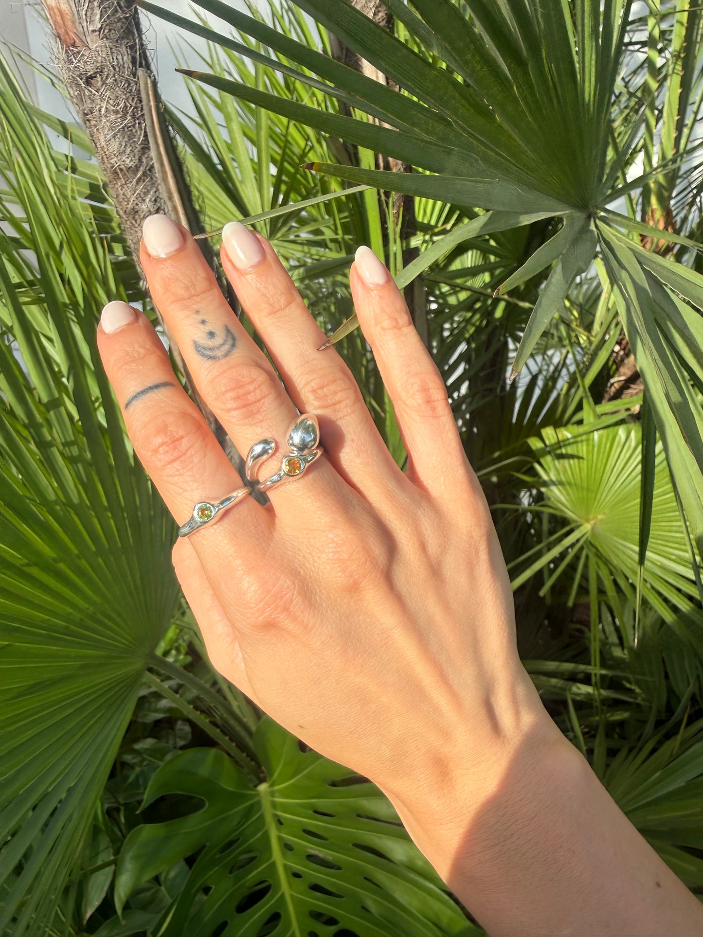 Abrazo Ring